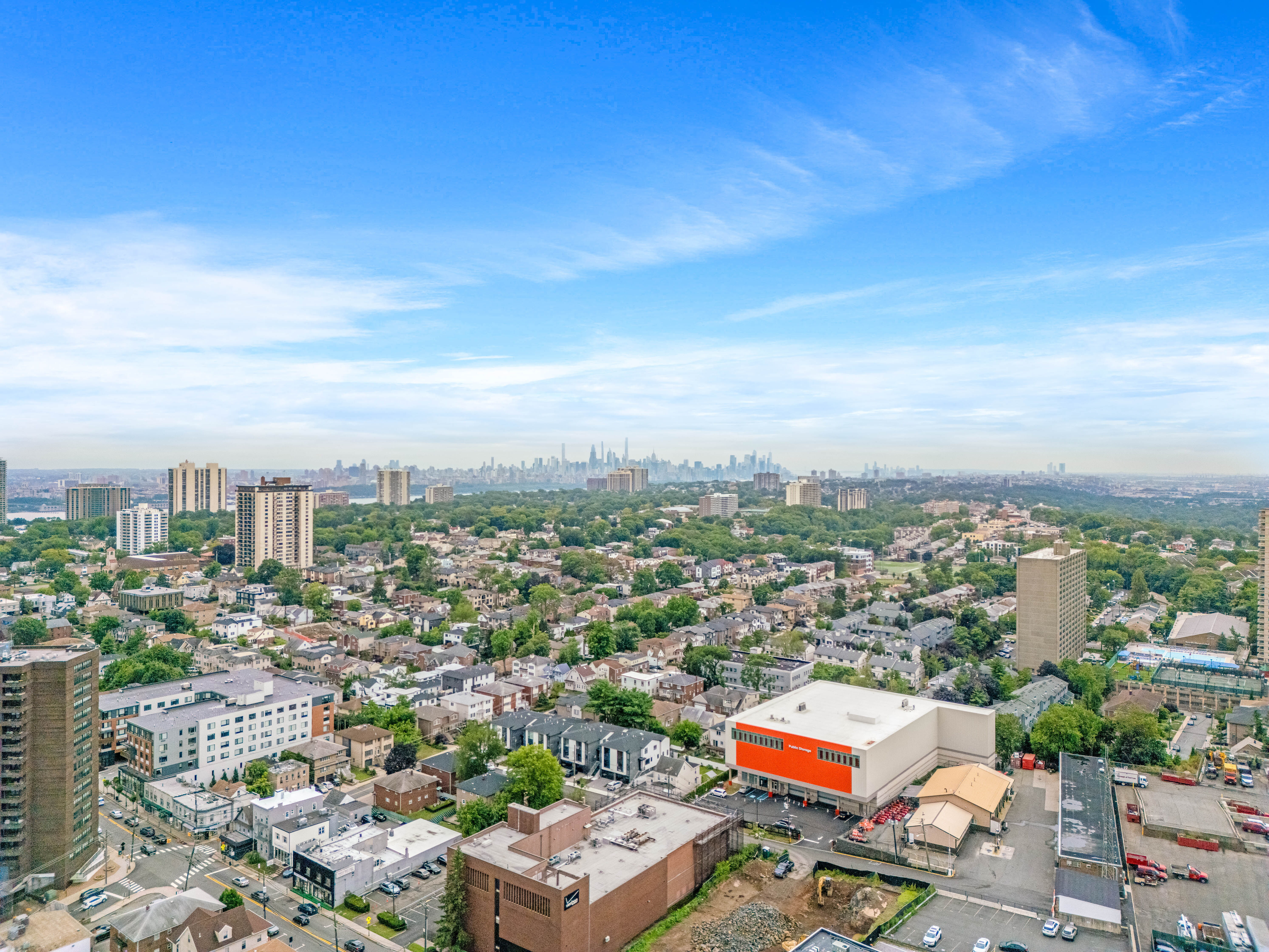 Fort Lee, New Jersey, 07024, United States, 5 Bedrooms Bedrooms, ,4 BathroomsBathrooms,Residential,For Sale,1981309