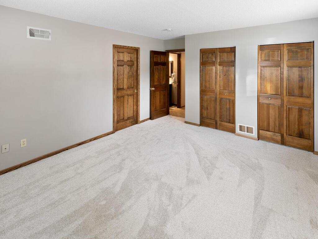 Maple Grove, Minnesota, 55369, United States, 5 Bedrooms Bedrooms, ,1 BathroomBathrooms,Residential,For Sale,1941602