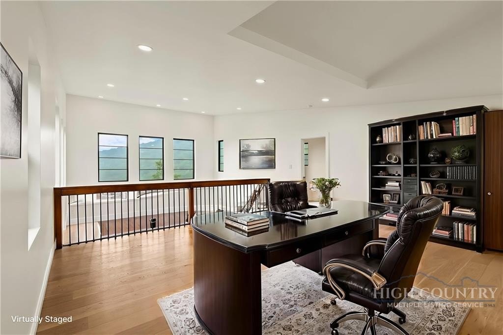 Seven Devils, North Carolina, 28604, United States, 2 Bedrooms Bedrooms, ,3 BathroomsBathrooms,Residential,For Sale,2020628