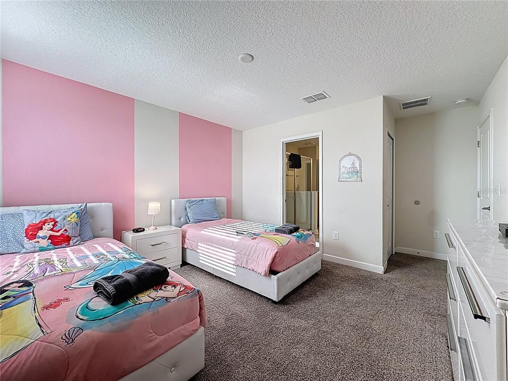 Davenport, Florida, 33896, United States, 8 Bedrooms Bedrooms, ,5 BathroomsBathrooms,Residential,For Sale,1992116