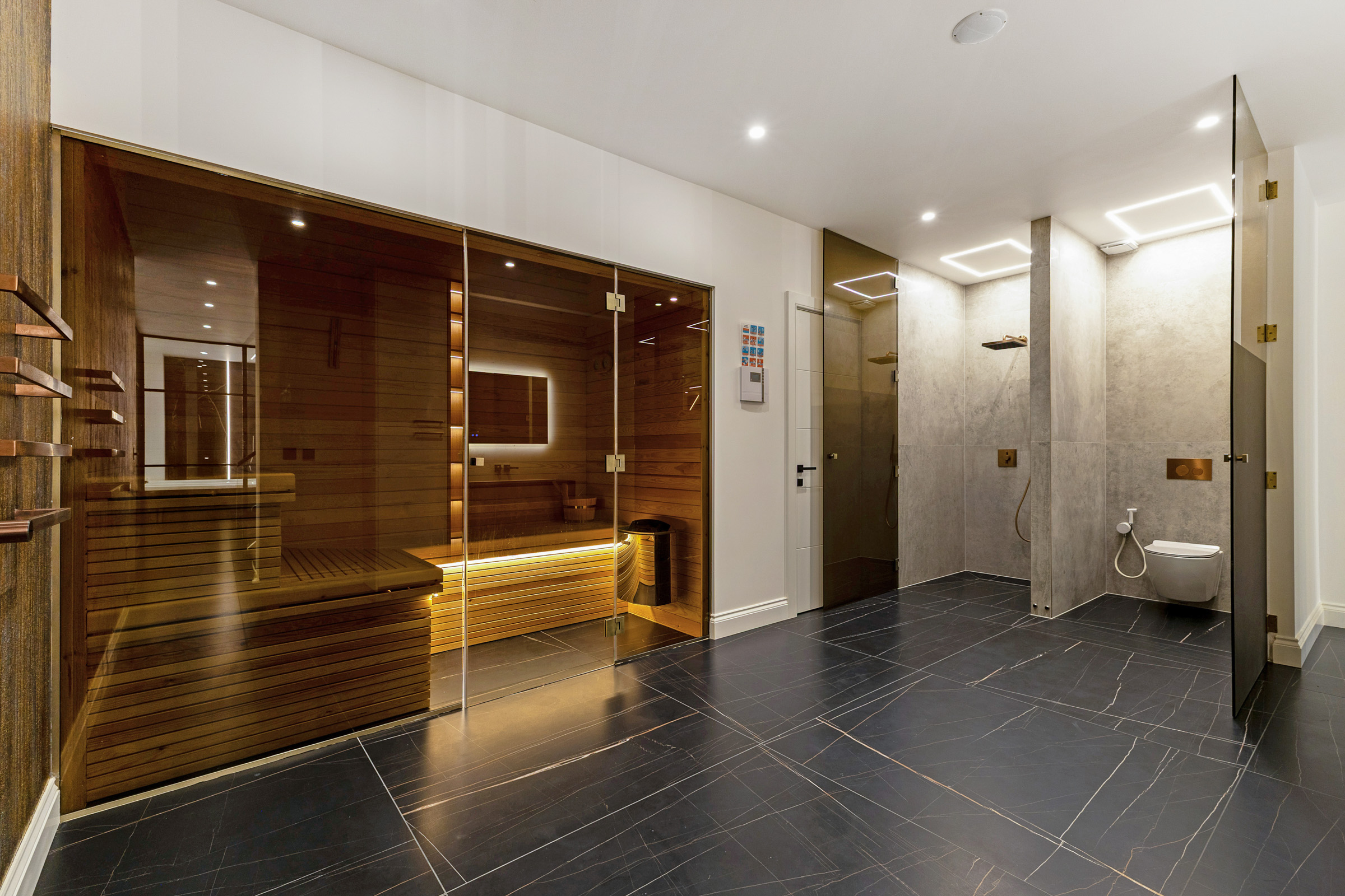  A Gated Contemporary House with an Indoor Swimming Pool - 物件實景