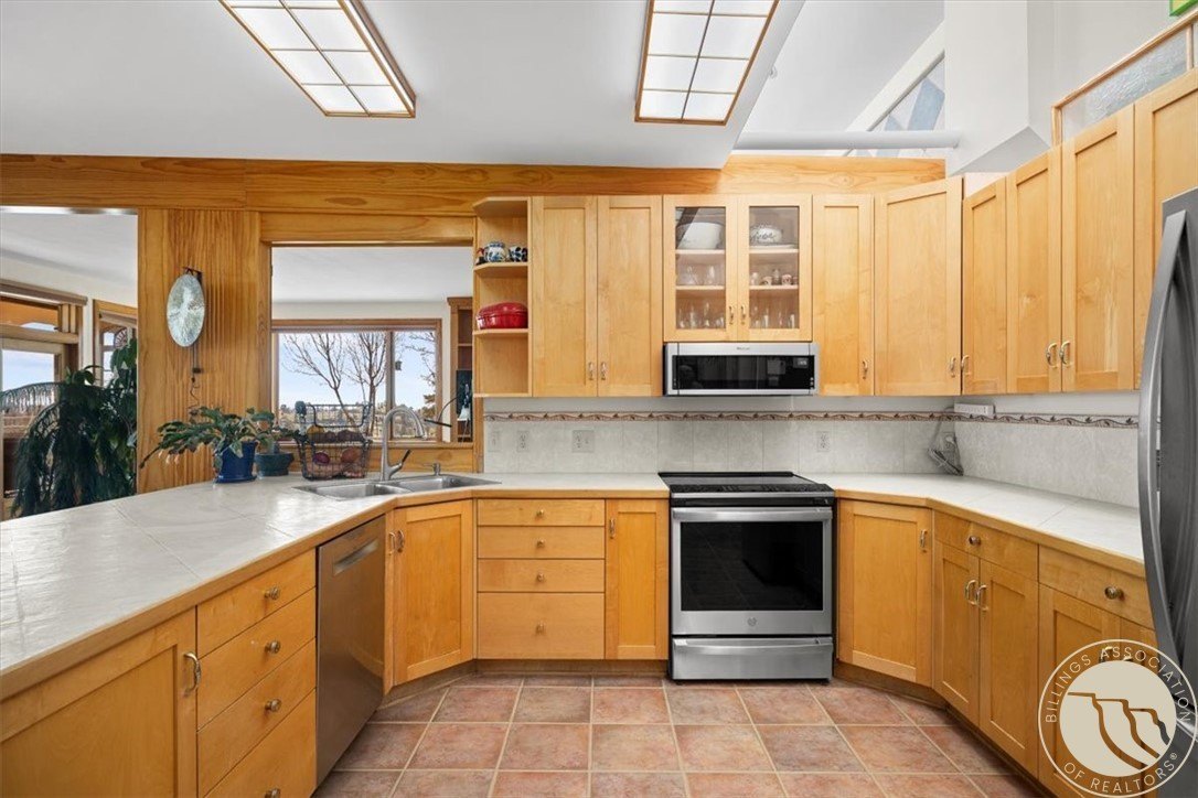 Billings, Montana, 59101, United States, 5 Bedrooms Bedrooms, ,4 BathroomsBathrooms,Residential,For Sale,1977602