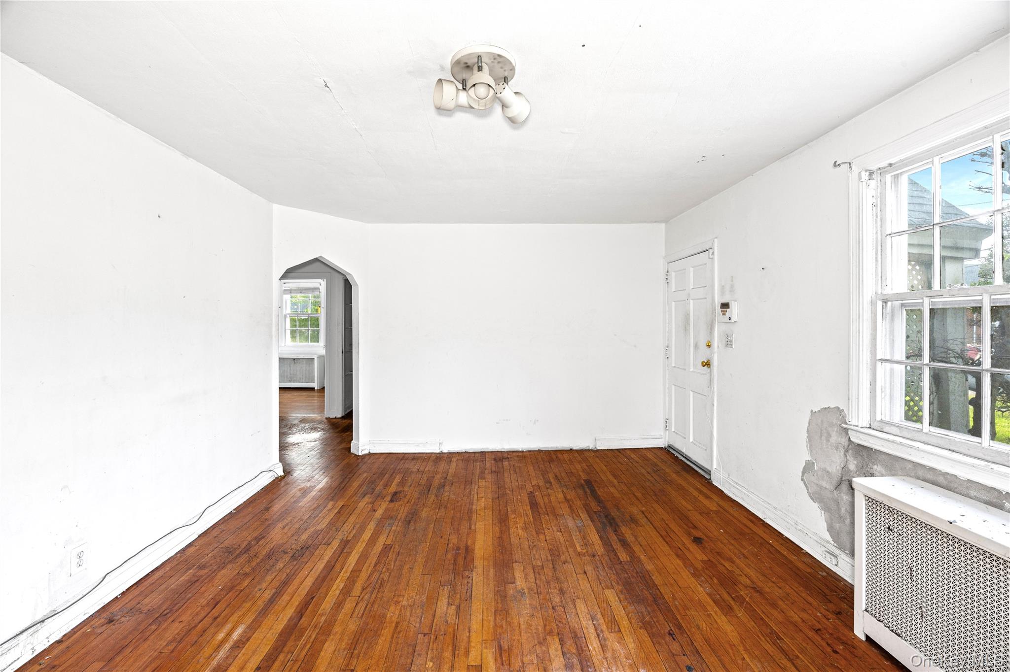 Uniondale, New York, 11553, United States, 4 Bedrooms Bedrooms, ,3 BathroomsBathrooms,Residential,For Sale,2049271