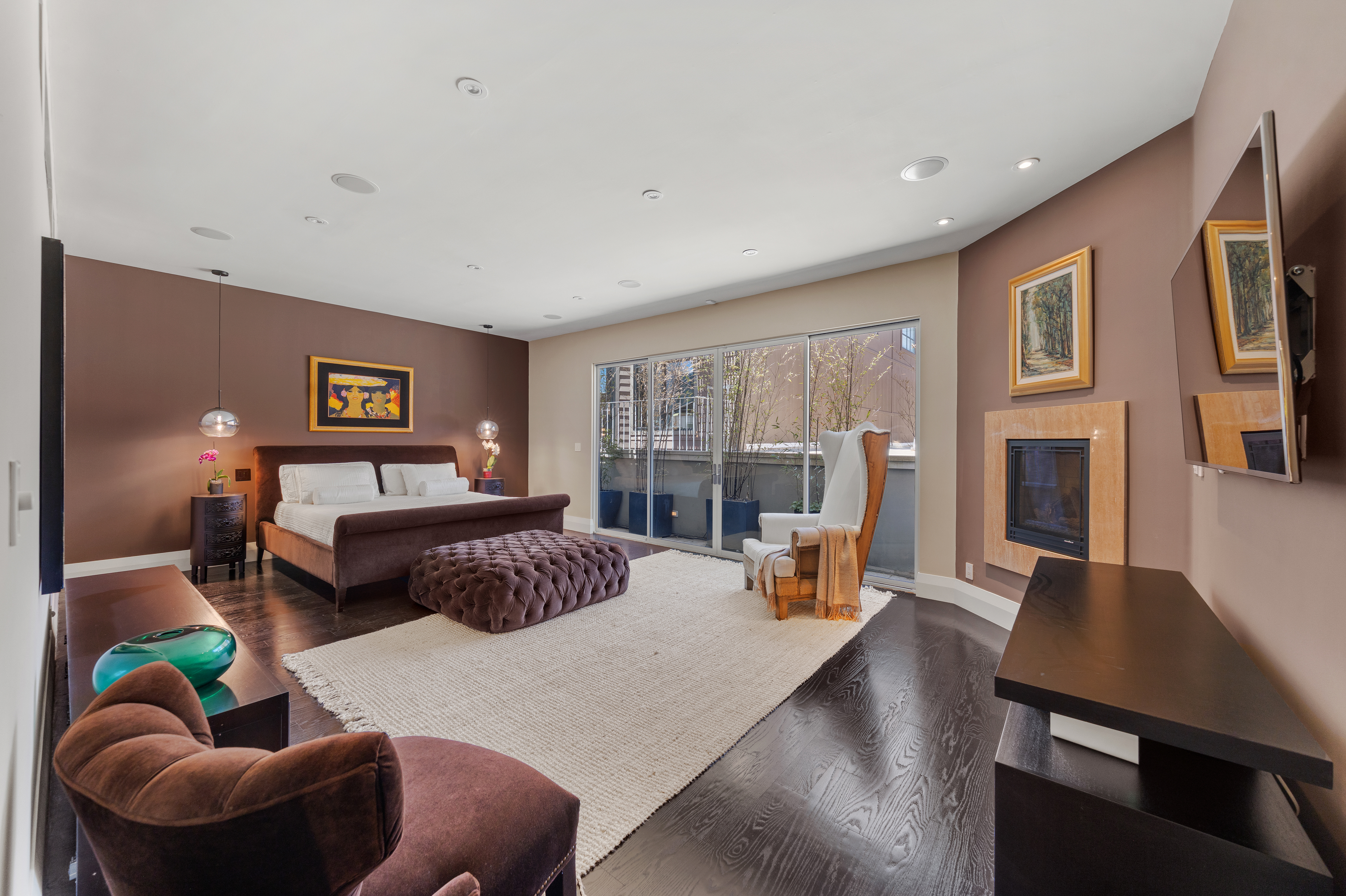  Spectacular Renovated SOMA Home with Rare Museum-Like 7-Car Garage - 物件實景