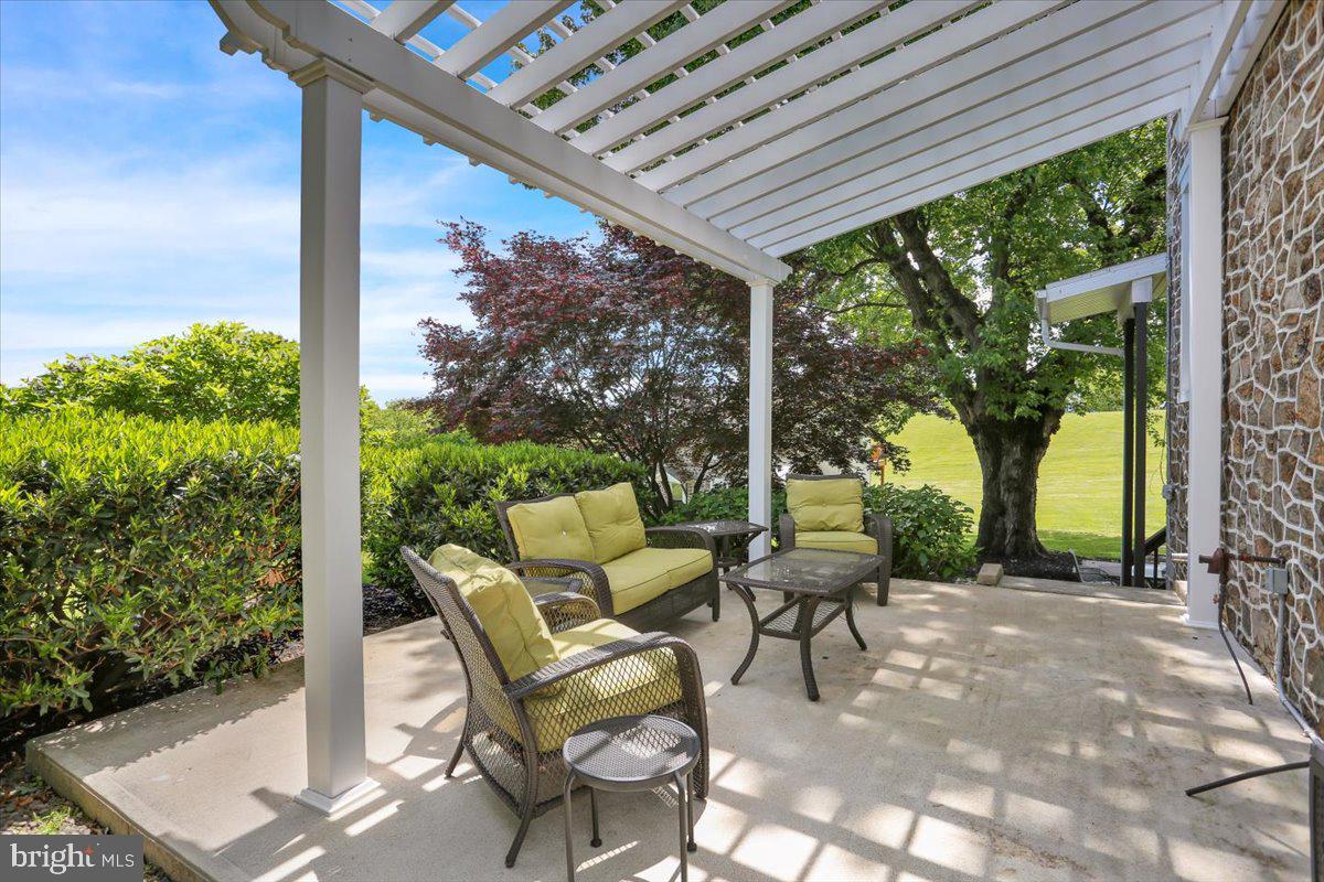 Mohrsville, Pennsylvania, 19541, United States, 4 Bedrooms Bedrooms, ,2 BathroomsBathrooms,Residential,For Sale,1827431