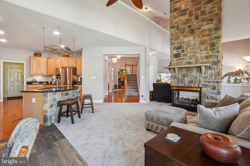 Gainesville, Virginia, 20155, United States, 3 Bedrooms Bedrooms, ,4 BathroomsBathrooms,Residential,For Sale,1896801