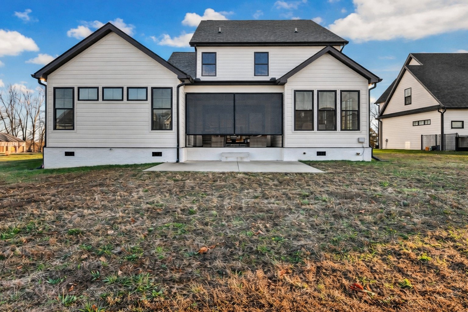 Clarksville, Tennessee, 37043, United States, 5 Bedrooms Bedrooms, ,4 BathroomsBathrooms,Residential,For Sale,2009073