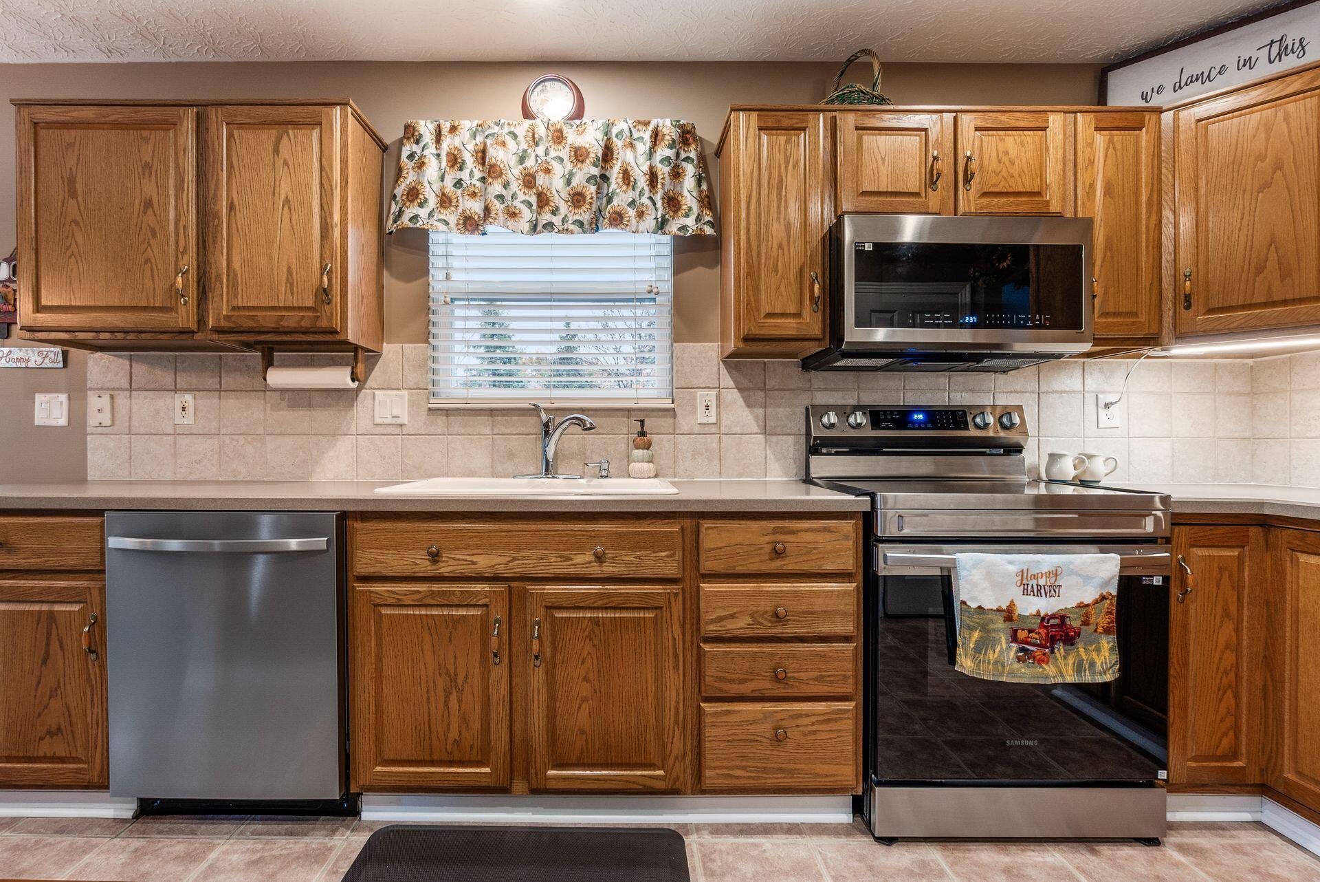 Dublin, Ohio, 43016, United States, 4 Bedrooms Bedrooms, ,4 BathroomsBathrooms,Residential,For Sale,1996840