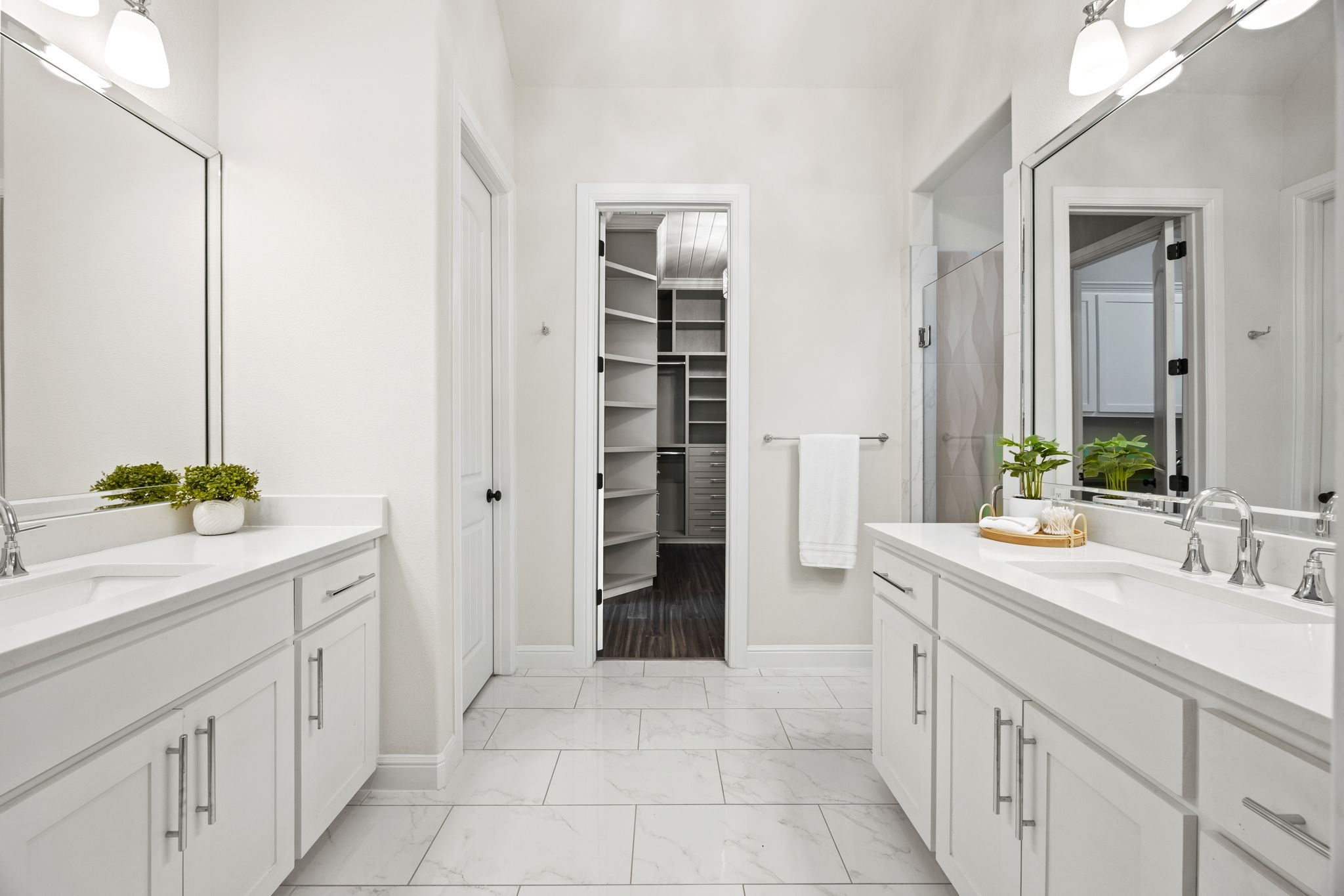 Fort Worth, Texas, 76107, United States, 3 Bedrooms Bedrooms, ,3 BathroomsBathrooms,Residential,For Sale,1927265