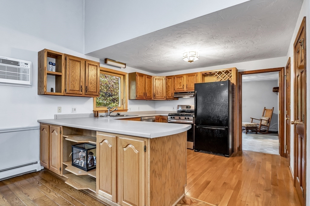 Dracut, Massachusetts, 01826, United States, 3 Bedrooms Bedrooms, ,2 BathroomsBathrooms,Residential,For Sale,1982385