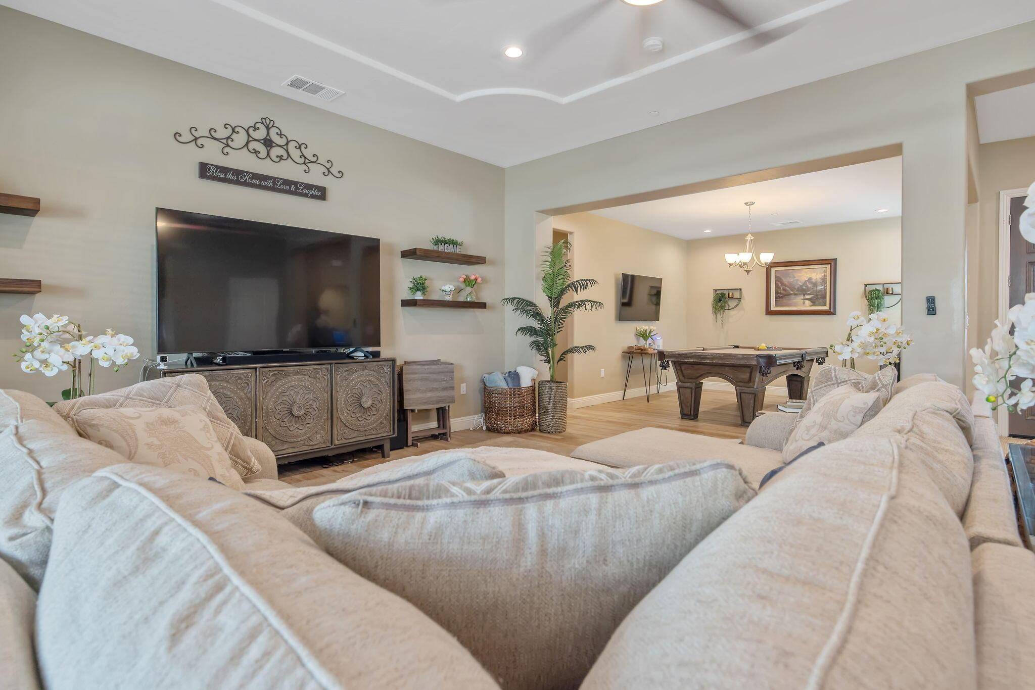 Visalia, California, 93292, United States, 4 Bedrooms Bedrooms, ,2 BathroomsBathrooms,Residential,For Sale,1995431