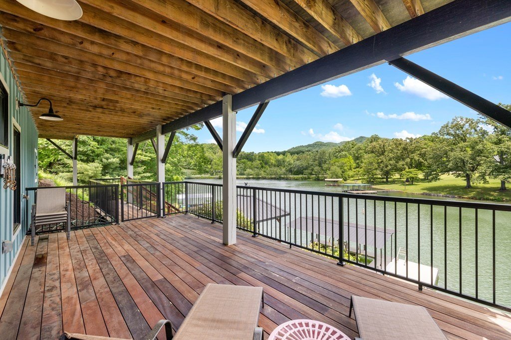 Hayesville, North Carolina, 28904, United States, 3 Bedrooms Bedrooms, ,4 BathroomsBathrooms,Residential,For Sale,1831924