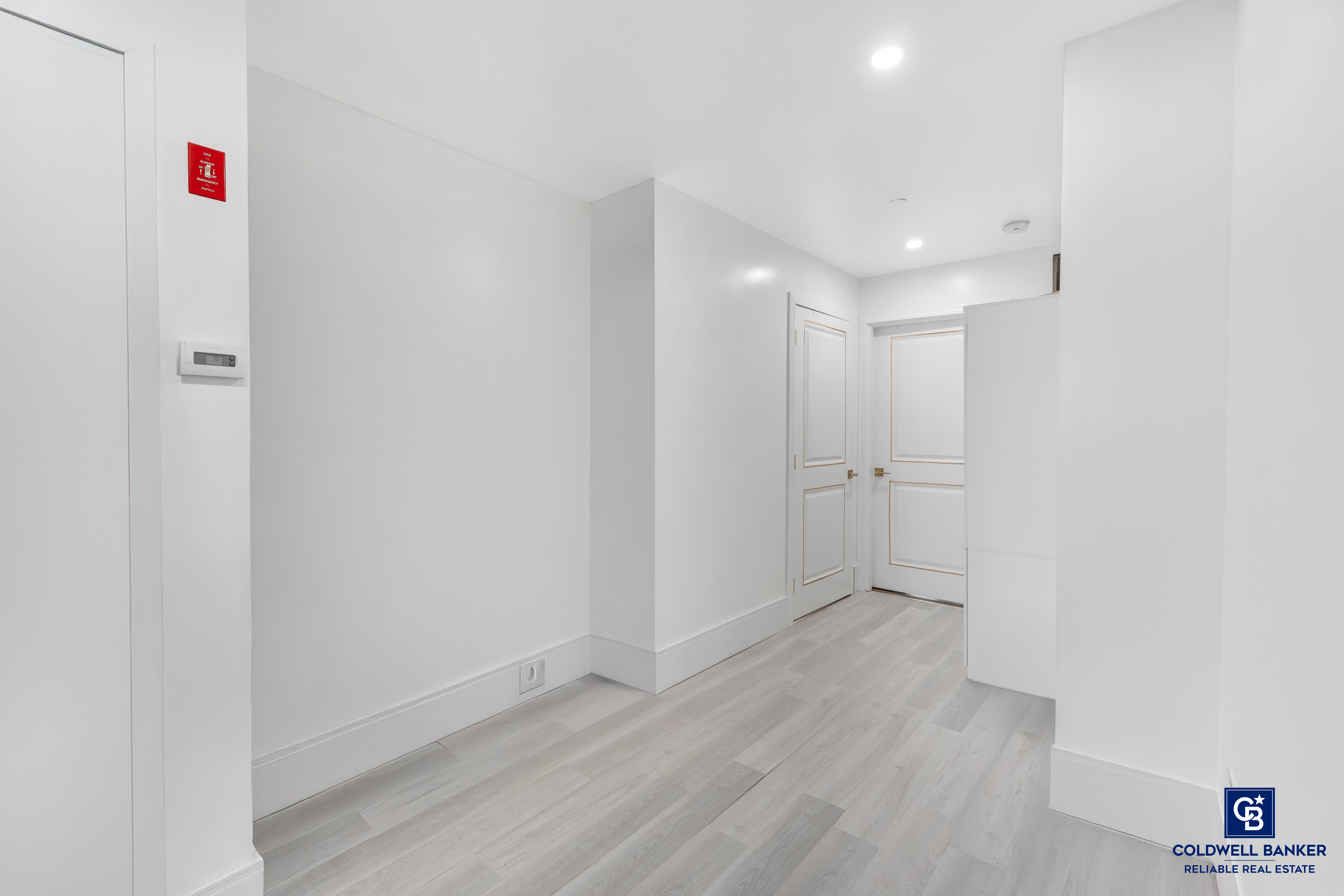 Brooklyn, New York, 11235, United States, 1 Bedroom Bedrooms, ,1 BathroomBathrooms,Residential,For Sale,1818235