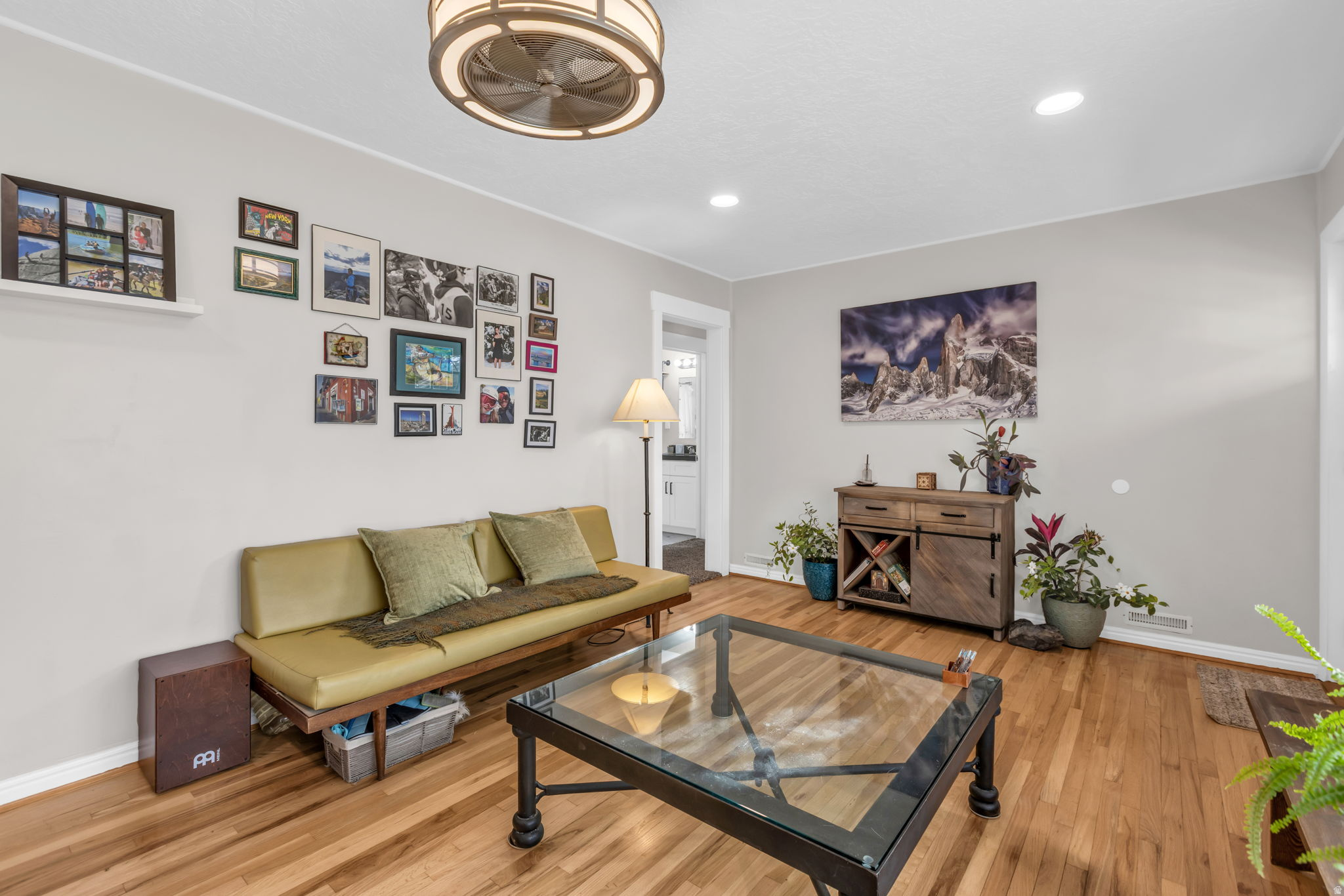 Cottonwood Heights, Utah, 84121, United States, 6 Bedrooms Bedrooms, ,1 BathroomBathrooms,Residential,For Sale,1995877