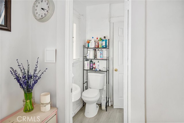 Los Angeles, California, 90023, United States, 3 Bedrooms Bedrooms, ,Residential,For Sale,1879139