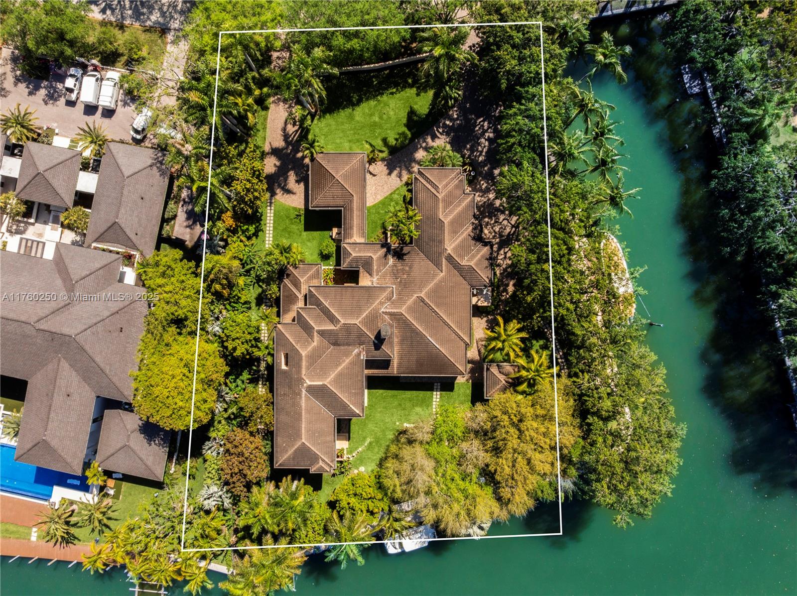 Coral Gables, Florida, 33156, United States, 5 Bedrooms Bedrooms, ,8 BathroomsBathrooms,Residential,For Sale,1746344
