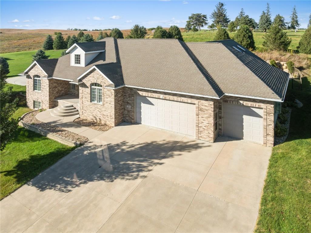 Vinton, Iowa, 52349, United States, 5 Bedrooms Bedrooms, ,3 BathroomsBathrooms,Residential,For Sale,1979270