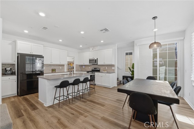 Fontana, California, 92336, United States, 4 Bedrooms Bedrooms, ,4 BathroomsBathrooms,Residential,For Sale,1981803