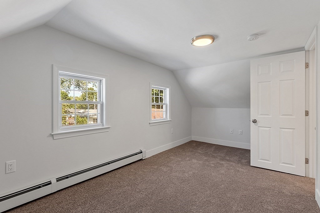 Exeter, New Hampshire, 03833, United States, 4 Bedrooms Bedrooms, ,3 BathroomsBathrooms,Residential,For Sale,1927852