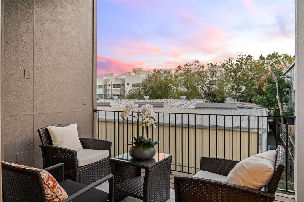 Houston, Texas, 77007, United States, 3 Bedrooms Bedrooms, ,4 BathroomsBathrooms,Residential,For Sale,1723446