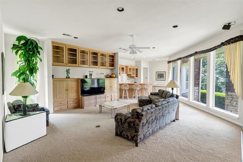 Arlington, Texas, 76006, United States, 4 Bedrooms Bedrooms, ,5 BathroomsBathrooms,Residential,For Sale,1976961