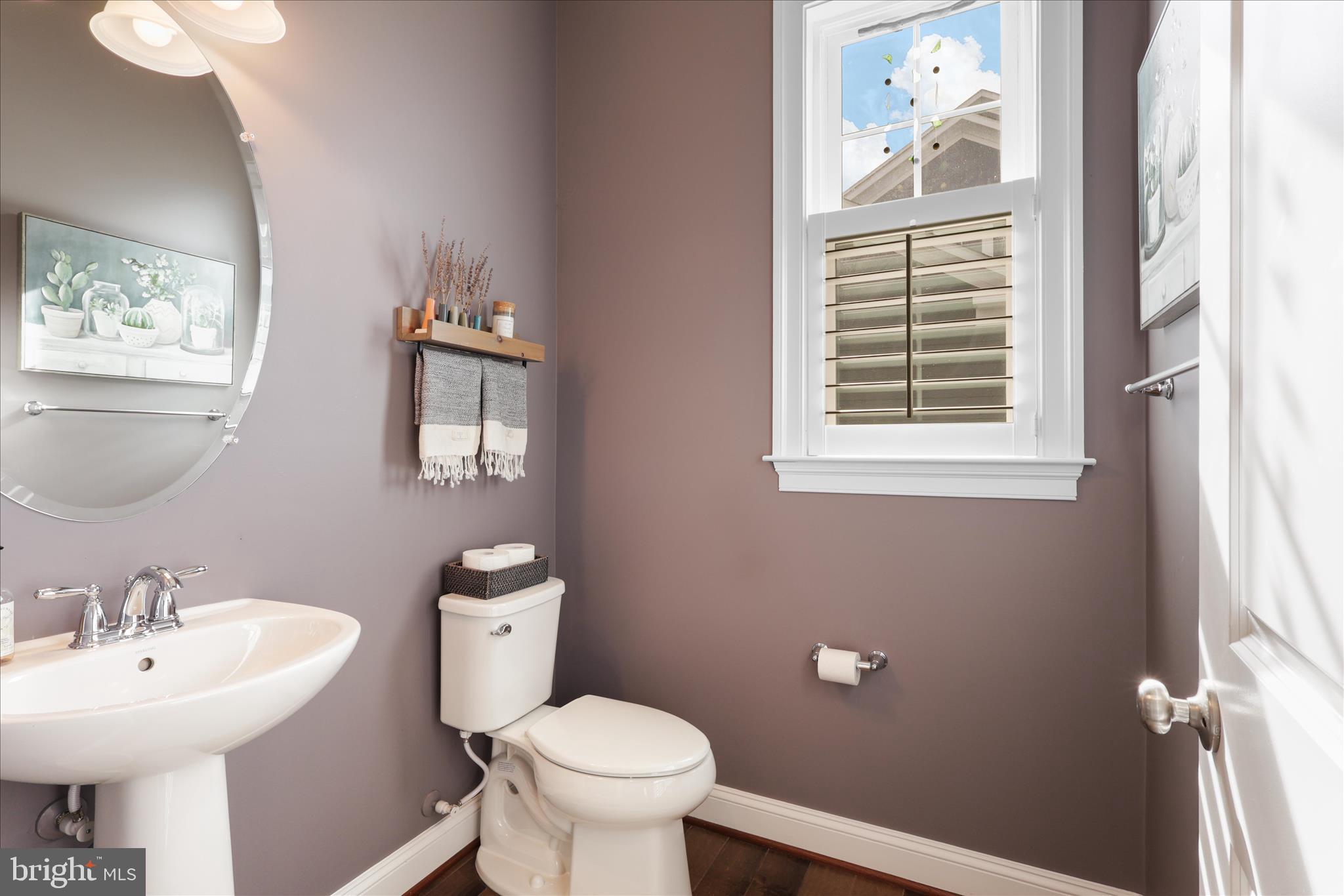 Aldie, Virginia, 20105, United States, 5 Bedrooms Bedrooms, ,5 BathroomsBathrooms,Residential,For Sale,1987386