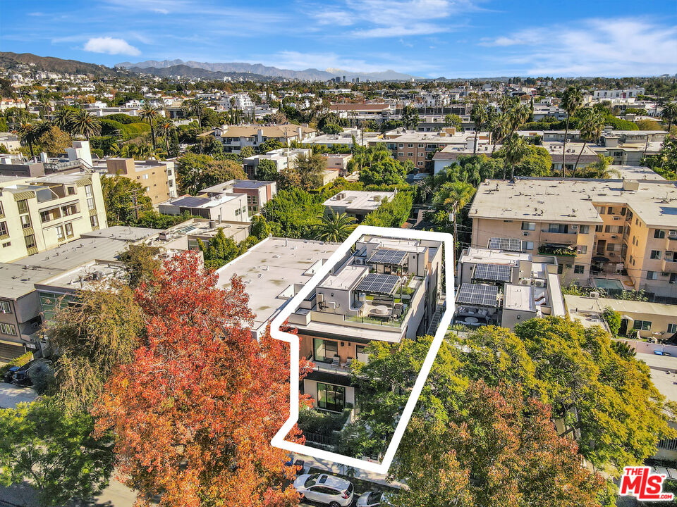 West Hollywood, California, 90069, United States, 3 Bedrooms Bedrooms, ,3 BathroomsBathrooms,Residential,For Sale,1999893