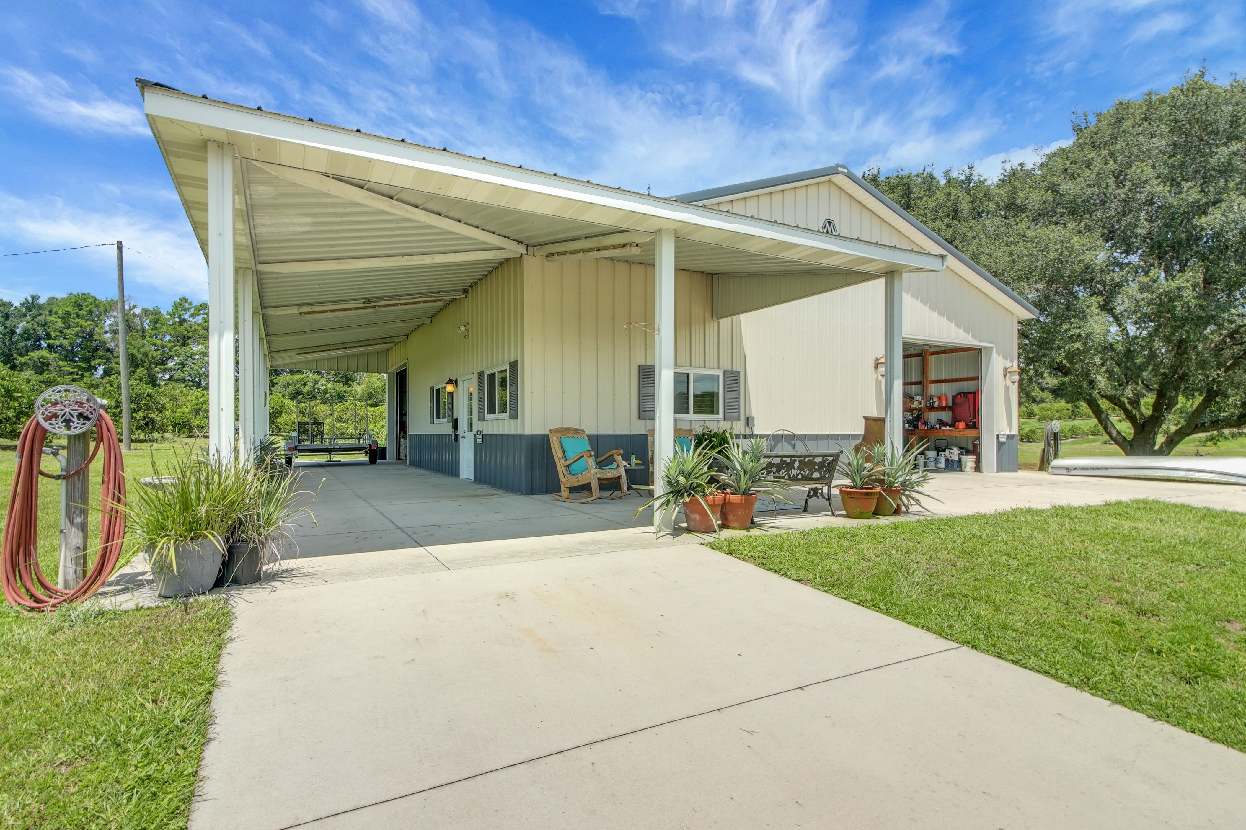 Weirsdale, Florida, 32195, United States, 4 Bedrooms Bedrooms, ,3 BathroomsBathrooms,Residential,For Sale,1900688