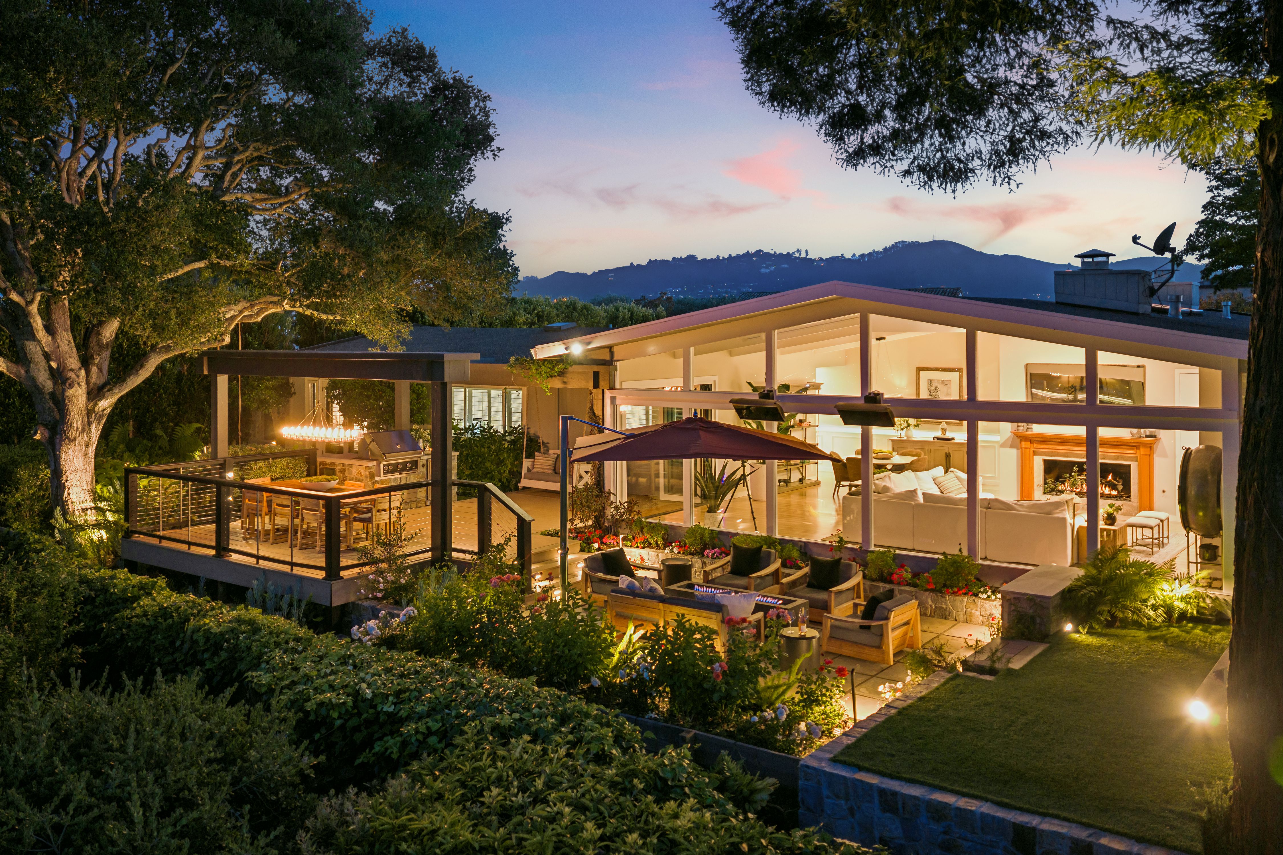  Rare One-Level Residence on Belvedere Island
