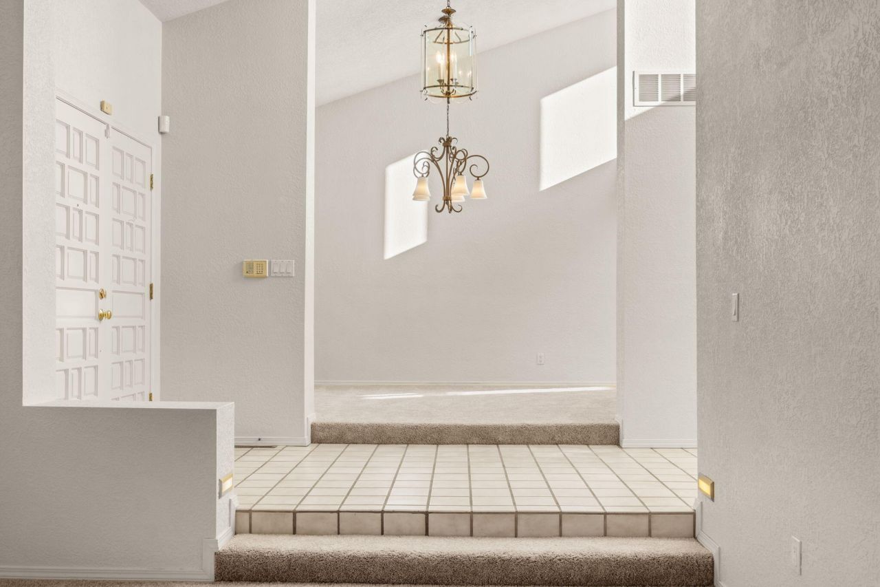 Albuquerque, New Mexico, 87111, United States, 4 Bedrooms Bedrooms, ,3 BathroomsBathrooms,Residential,For Sale,1947395