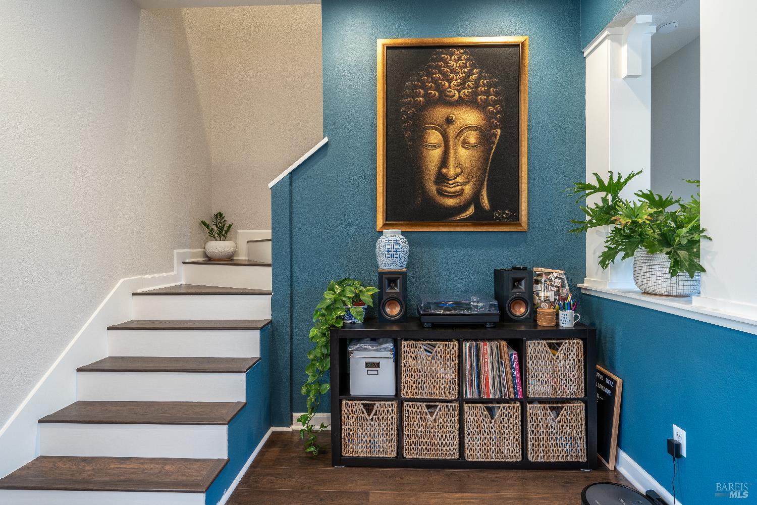 Sebastopol, California, 95472, United States, 3 Bedrooms Bedrooms, ,4 BathroomsBathrooms,Residential,For Sale,1987420