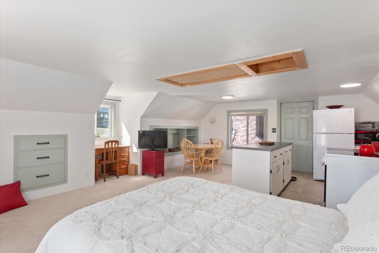 Howard, Colorado, 81233, United States, 4 Bedrooms Bedrooms, ,1 BathroomBathrooms,Residential,For Sale,1979398