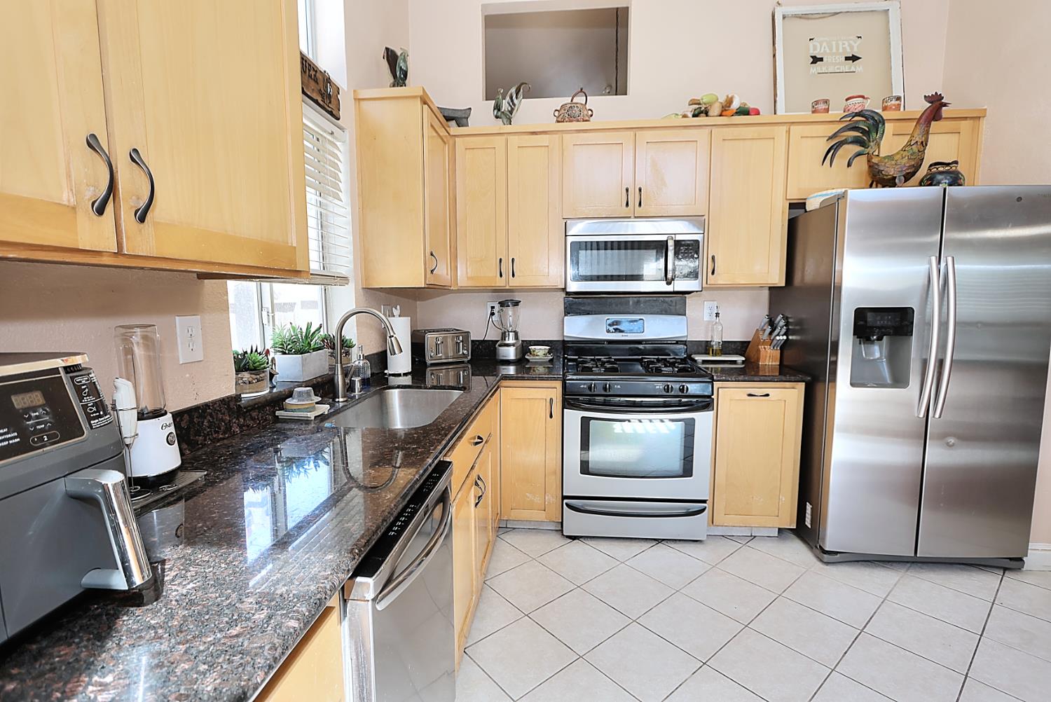 Elk Grove, California, 95758, United States, 3 Bedrooms Bedrooms, ,3 BathroomsBathrooms,Residential,For Sale,1918495