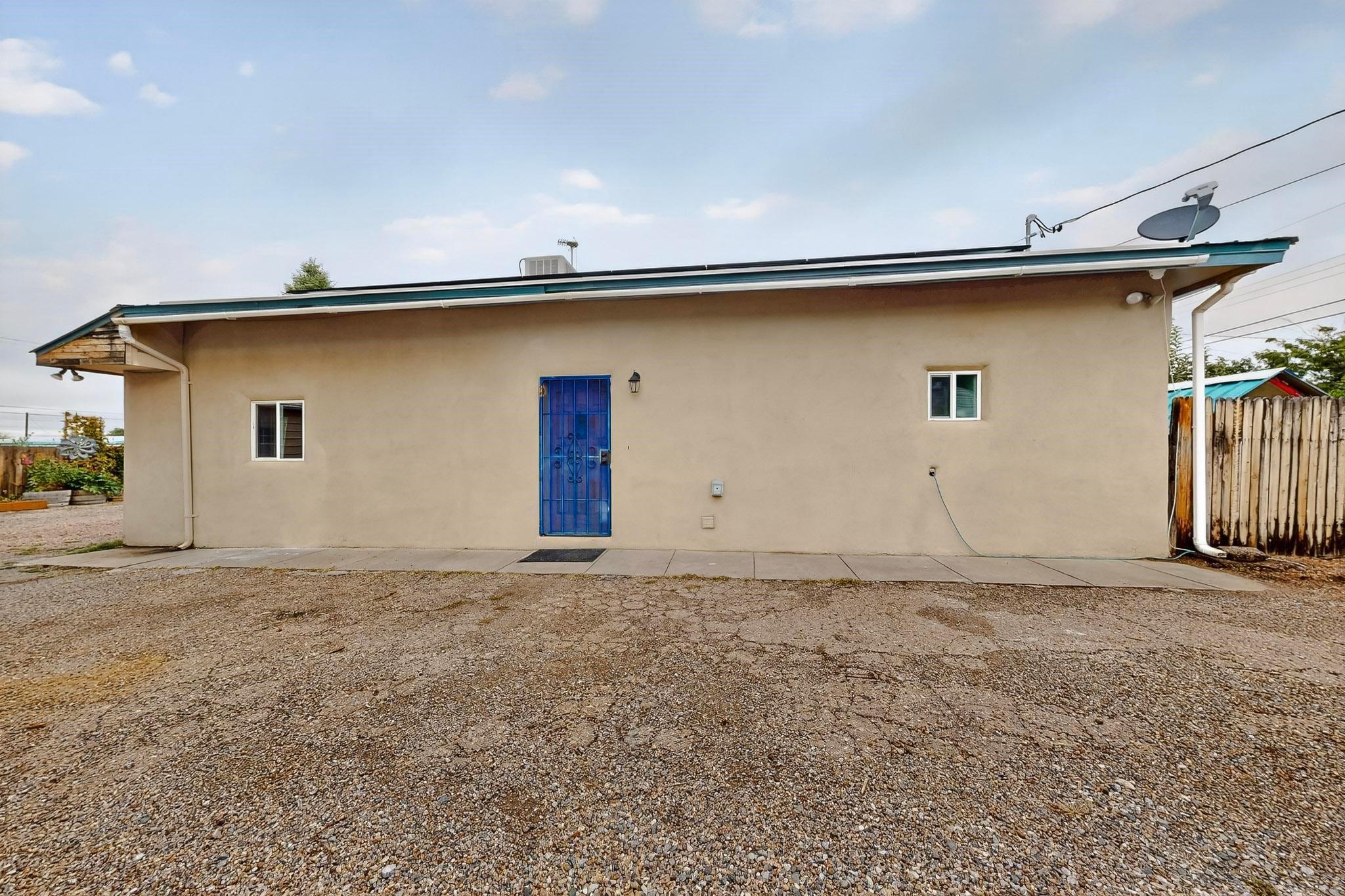 Santa Fe, New Mexico, 87505, United States, 3 Bedrooms Bedrooms, ,2 BathroomsBathrooms,Residential,For Sale,1971309