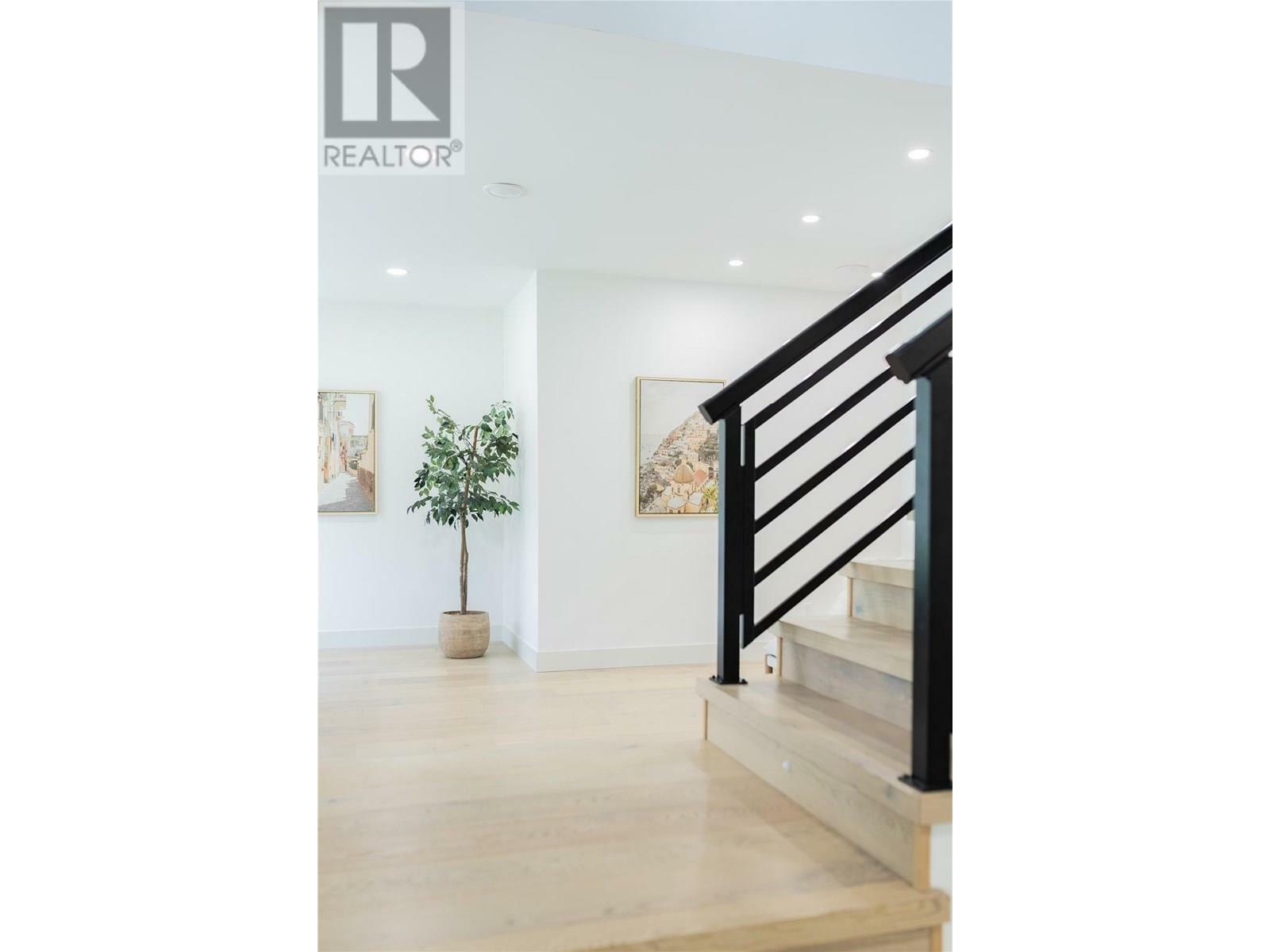 GRAND FORKS, British Columbia, V0H 1H2, CA, 5 Bedrooms Bedrooms, ,5 BathroomsBathrooms,Residential,For Sale,1868553