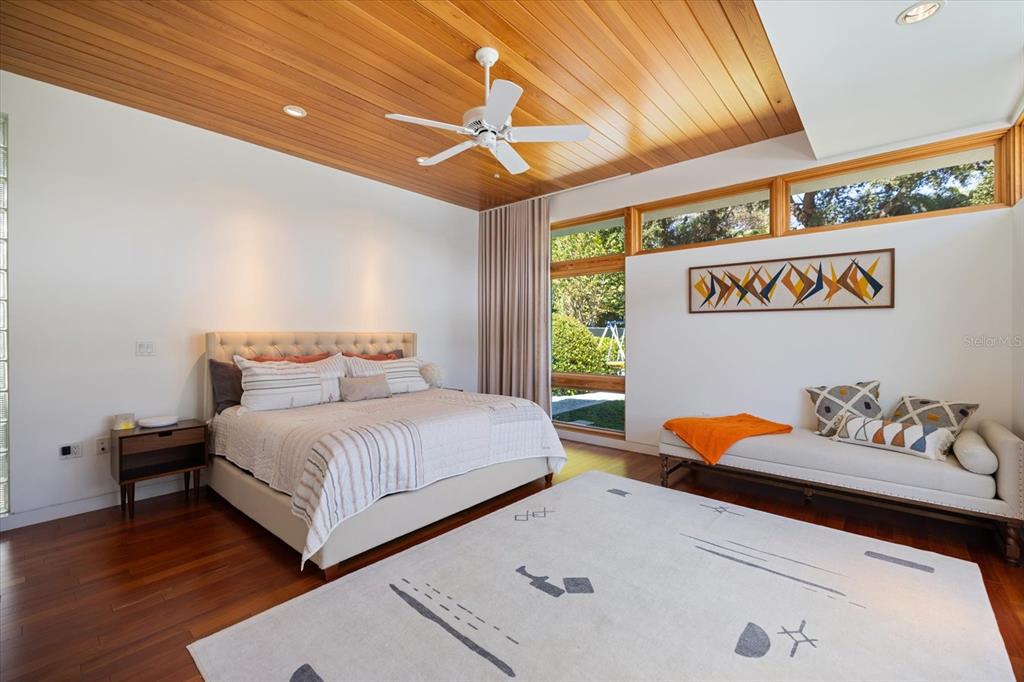 Sarasota, Florida, 34239, United States, 4 Bedrooms Bedrooms, ,5 BathroomsBathrooms,Residential,For Sale,1988202