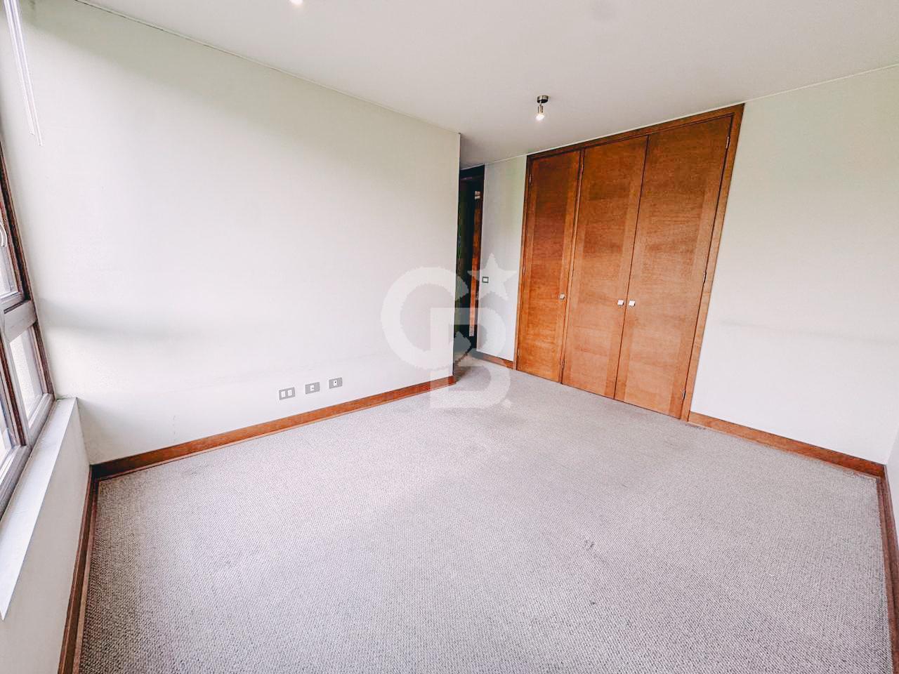 Lo Barnechea, Chile, 3 Bedrooms Bedrooms, ,4 BathroomsBathrooms,Residential,For Sale,1999064