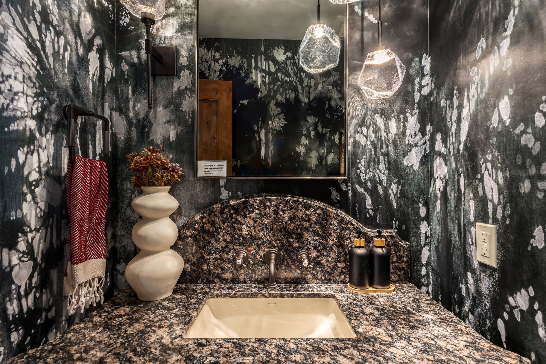  Stunning Remodel with Golf Membership Available in Promontory - 物件實景