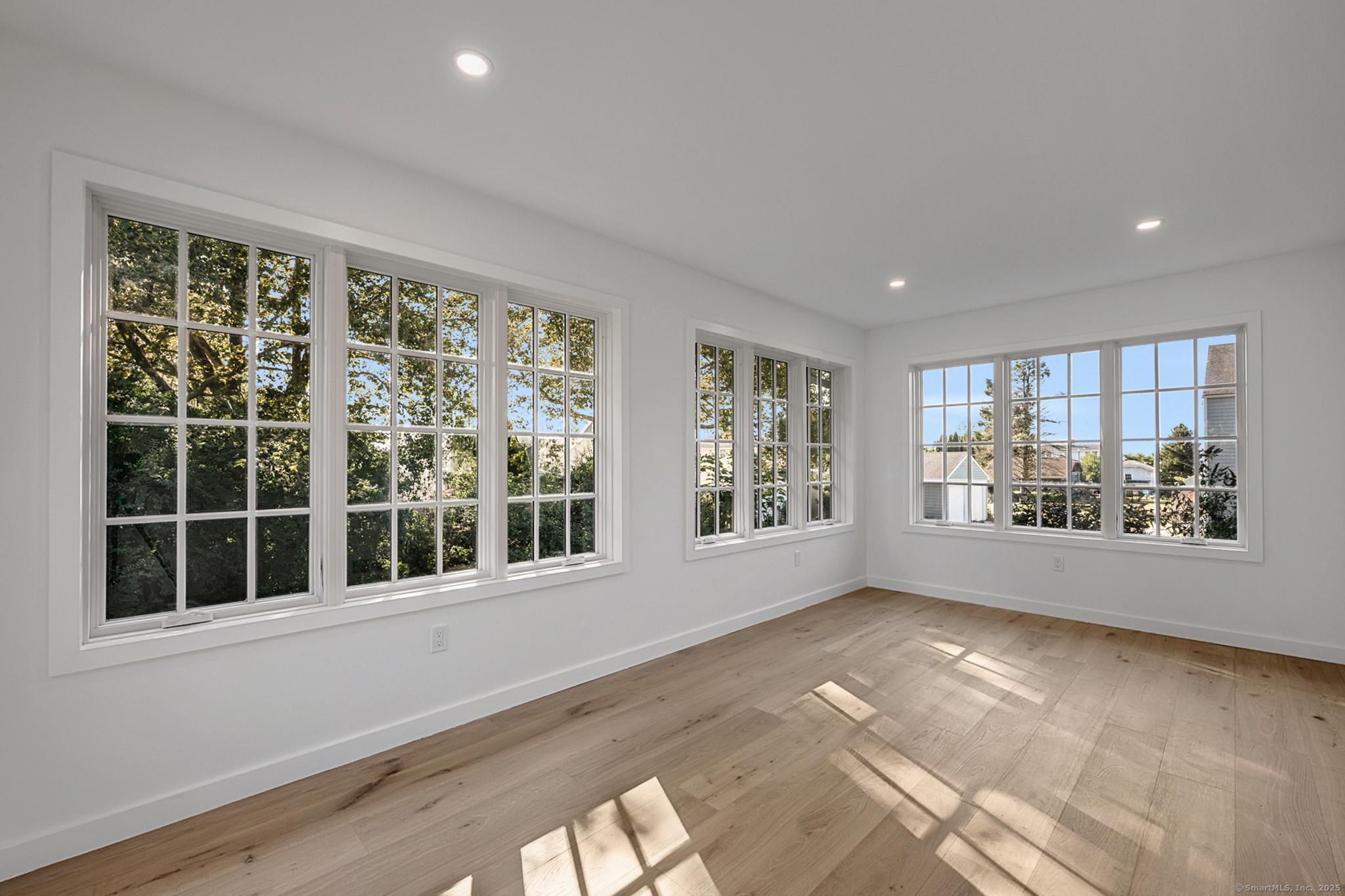 Madison, Connecticut, 06443, United States, 5 Bedrooms Bedrooms, ,3 BathroomsBathrooms,Residential,For Sale,1941280