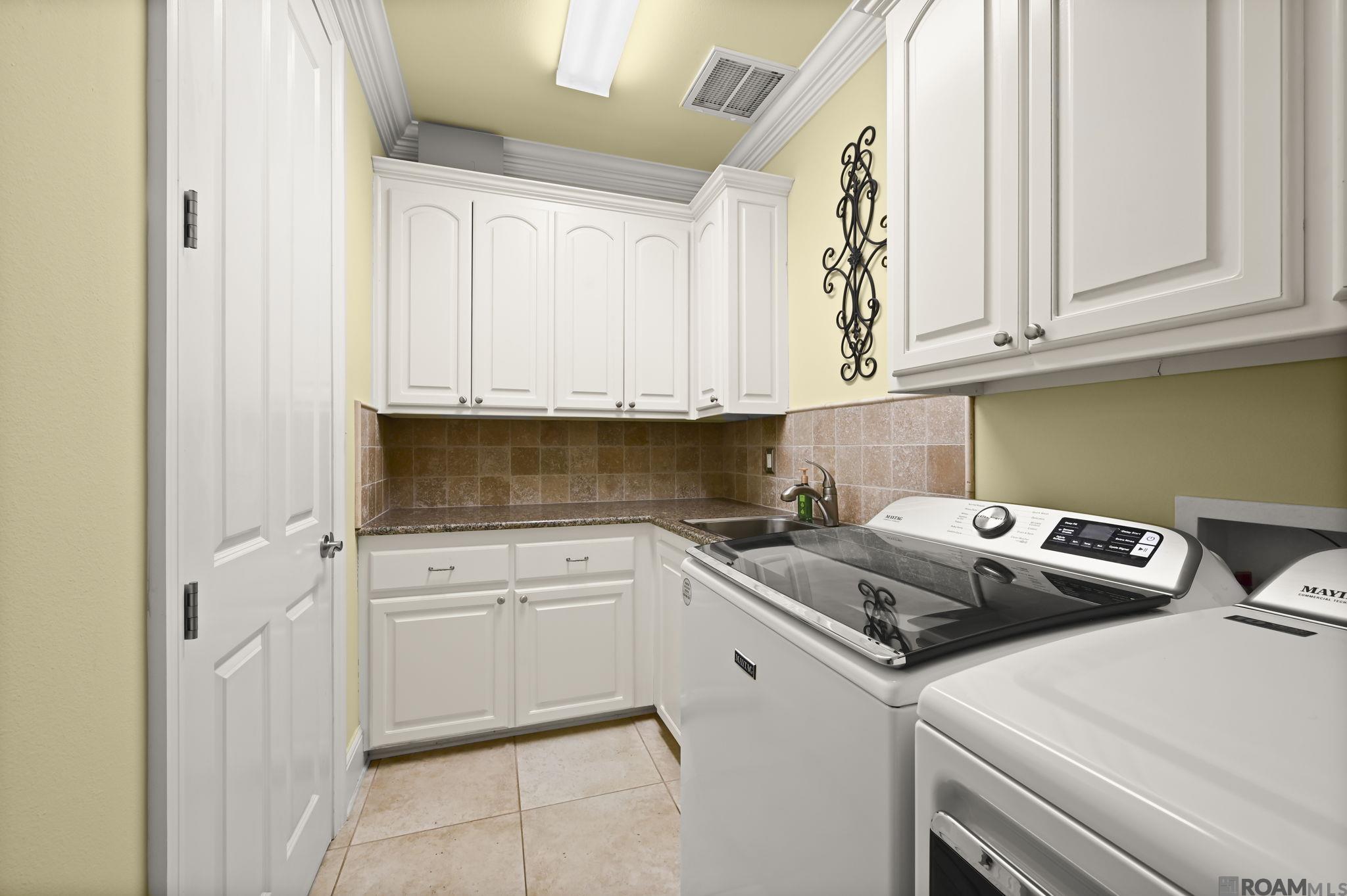 Gonzales, Louisiana, 70737, United States, 4 Bedrooms Bedrooms, ,3 BathroomsBathrooms,Residential,For Sale,2023564