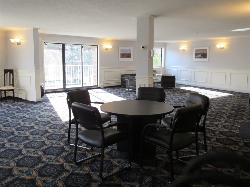 Watertown, Massachusetts, 02472, United States, 2 Bedrooms Bedrooms, ,2 BathroomsBathrooms,Residential,For Sale,1969435