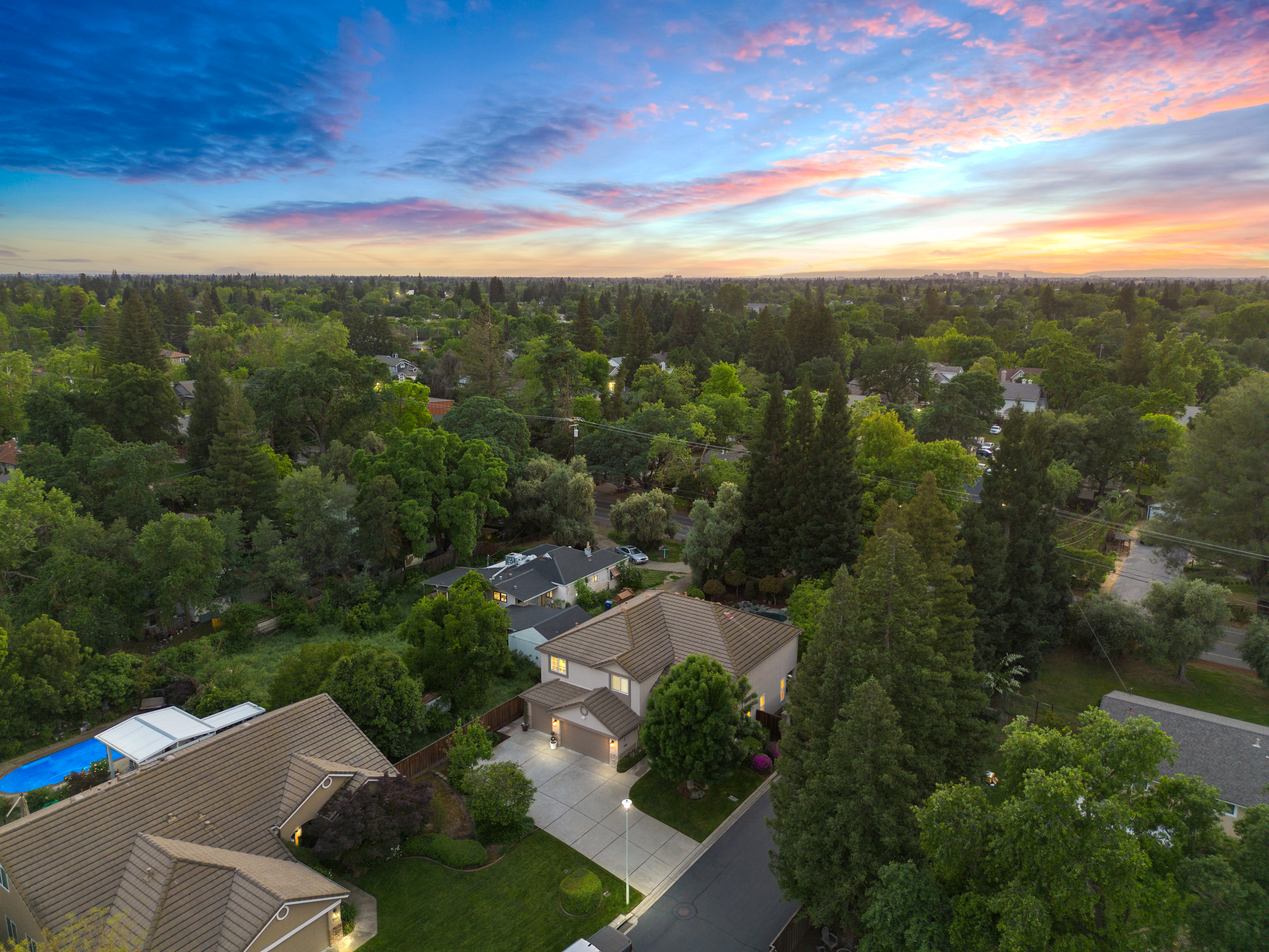  5500 Tierra Gardens Lane, Carmichael, CA 95608 - 物件實景