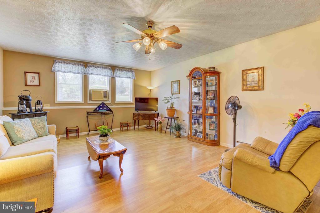 Wardensville, West Virginia, 26851, United States, 3 Bedrooms Bedrooms, ,1 BathroomBathrooms,Residential,For Sale,1936934