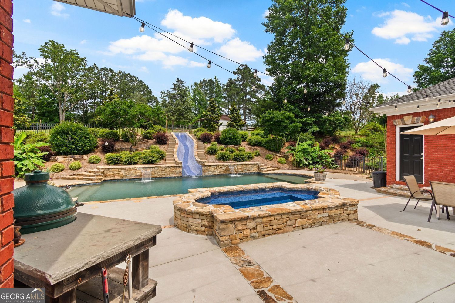 Cumming, Georgia, 30028, United States, 4 Bedrooms Bedrooms, ,5 BathroomsBathrooms,Residential,For Sale,1859105