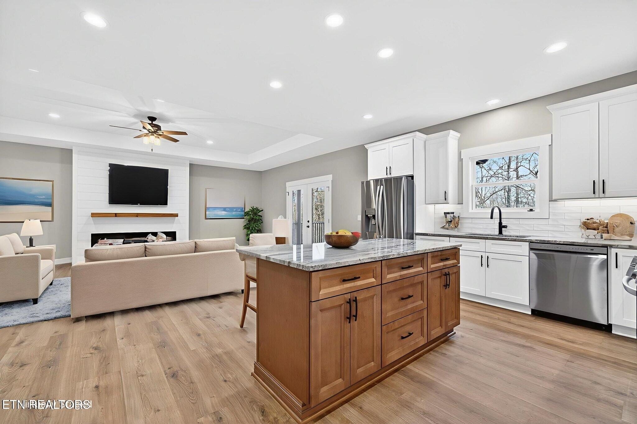 Crossville, Tennessee, 38558, United States, 3 Bedrooms Bedrooms, ,2 BathroomsBathrooms,Residential,For Sale,1989855