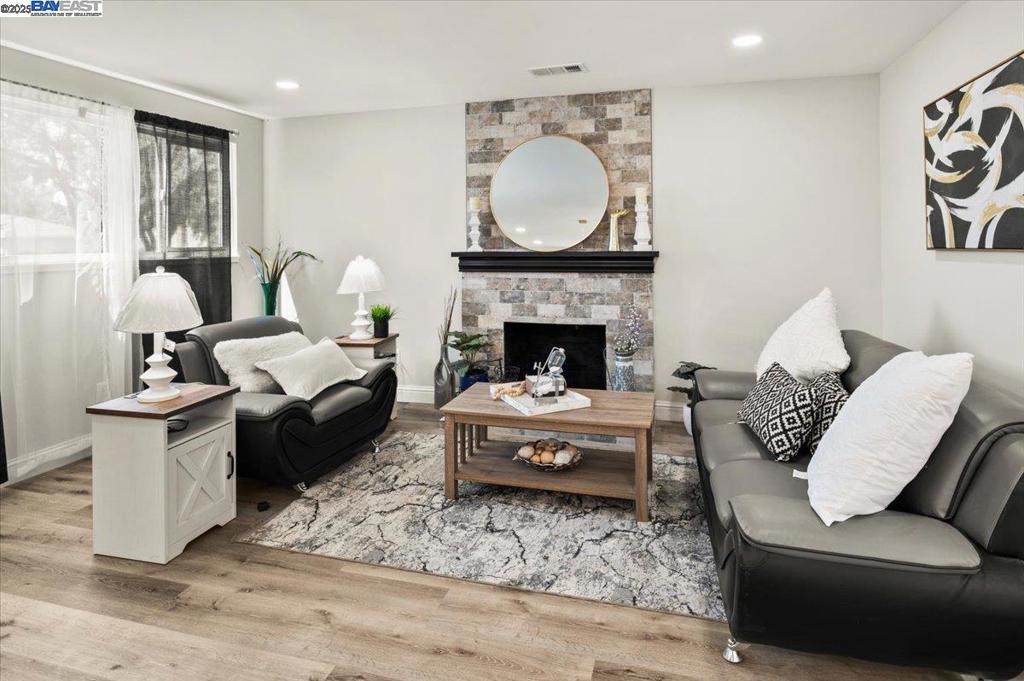 Livermore, California, 94551, United States, 3 Bedrooms Bedrooms, ,2 BathroomsBathrooms,Residential,For Sale,1974358