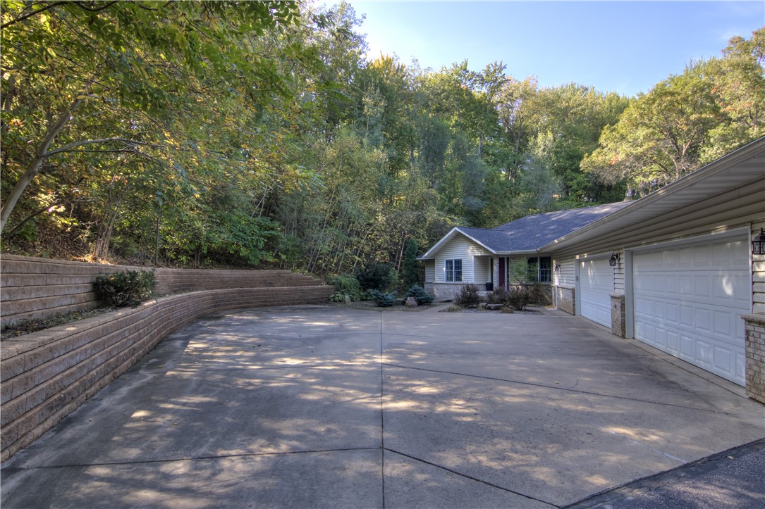 Eau Claire, Wisconsin, 54703, United States, 4 Bedrooms Bedrooms, ,3 BathroomsBathrooms,Residential,For Sale,1992439