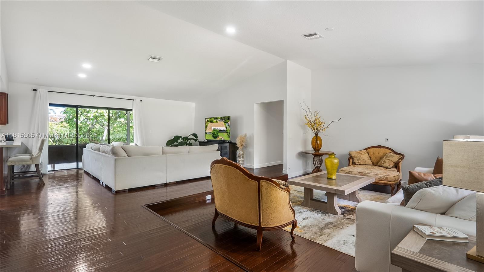 Coral Springs, Florida, 33071, United States, 3 Bedrooms Bedrooms, ,2 BathroomsBathrooms,Residential,For Sale,1857646