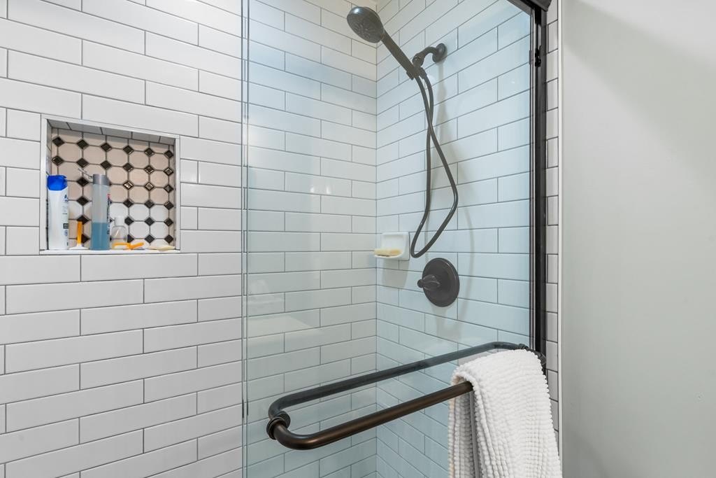 Murphy, North Carolina, 28906, United States, 2 Bedrooms Bedrooms, ,2 BathroomsBathrooms,Residential,For Sale,1976149