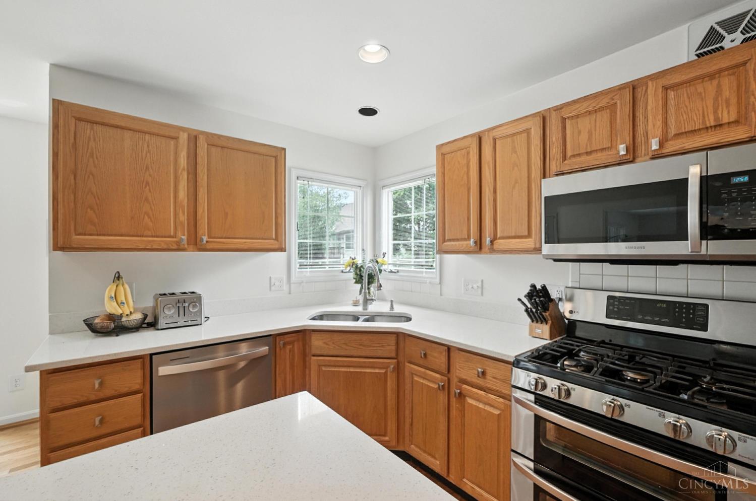 Blue Ash, Ohio, 45241, United States, 4 Bedrooms Bedrooms, ,4 BathroomsBathrooms,Residential,For Sale,1902306